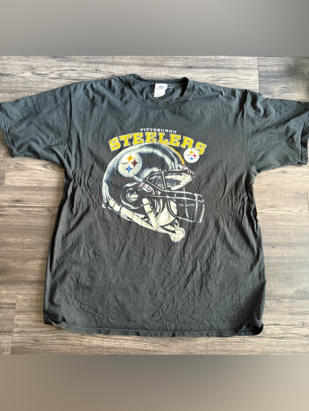 90s NFL Pittsburgh Steelers Black Graphic Tee with Helmet